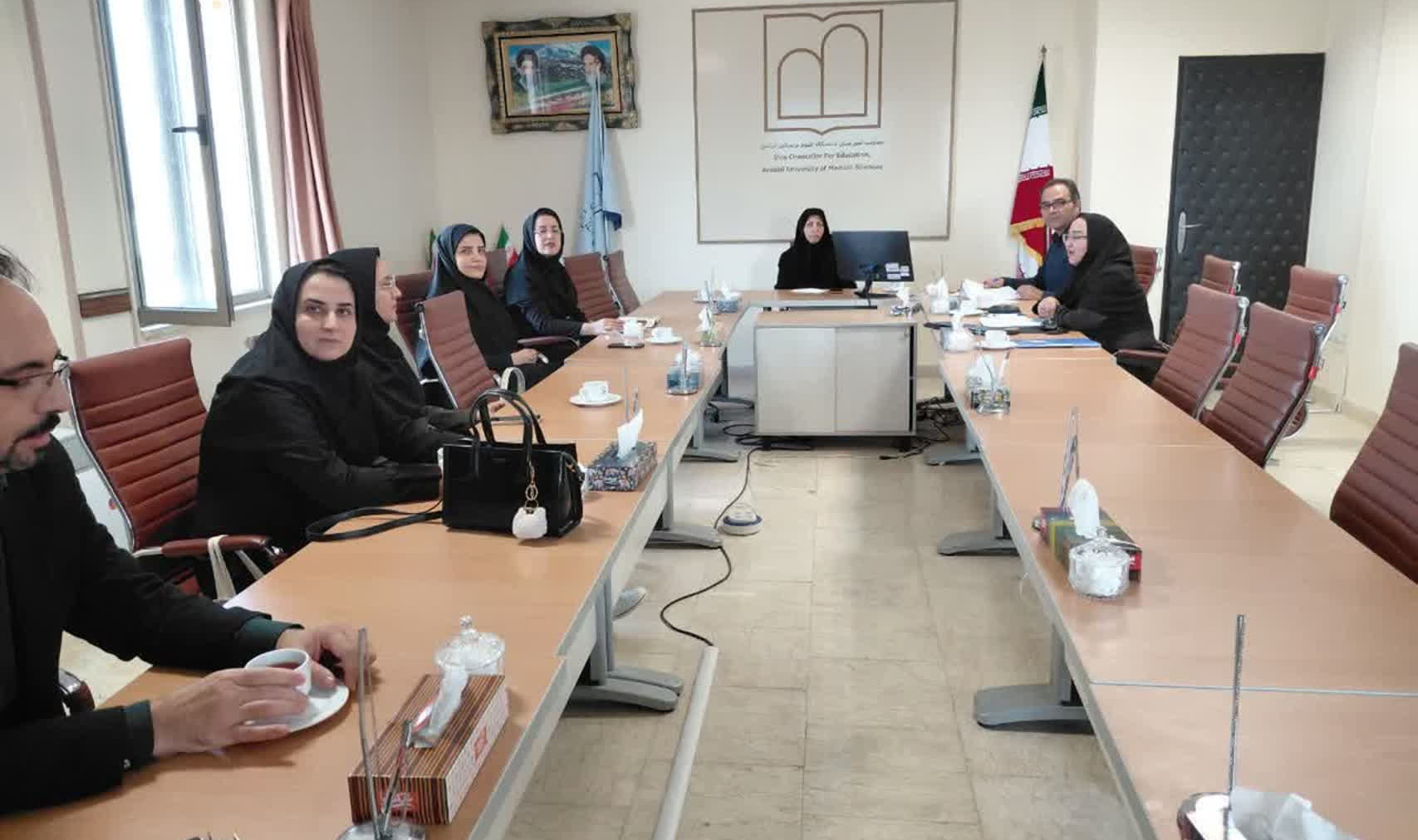 جلسه هم‌اندیشی 