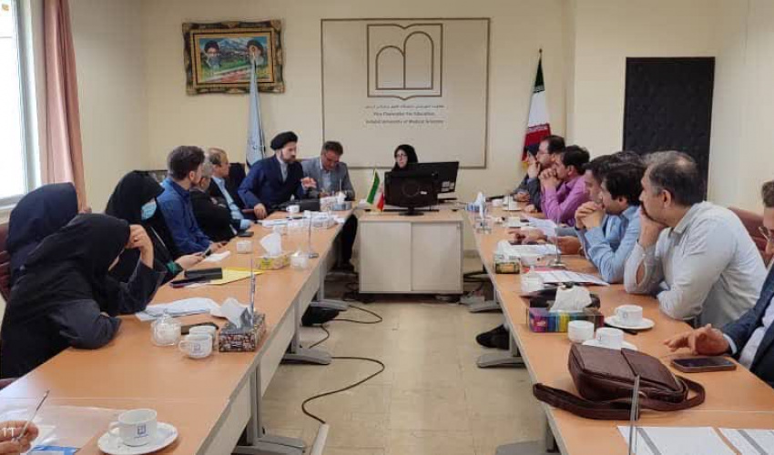 جلسه شورای آموزشی دانشگاه با حضور معاون محترم آموزشی، دانشجویی فرهنگی، مسئول نهاد نمایندگی مقام معظم رهبری در دانشگاه، حراست دانشگاه، دبیر شورای صنفی دانشجویان و اعضای دائمی شورا در سالن جلسه معاونت آموزشی برگزار گردید.